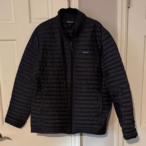 Patagonia Men's Navy Quilted Jacket